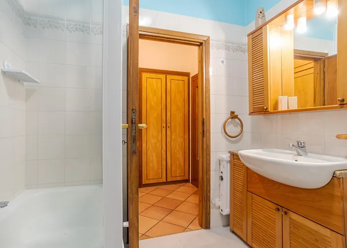 公寓 Maison Laghee-bright With Balcony, View!