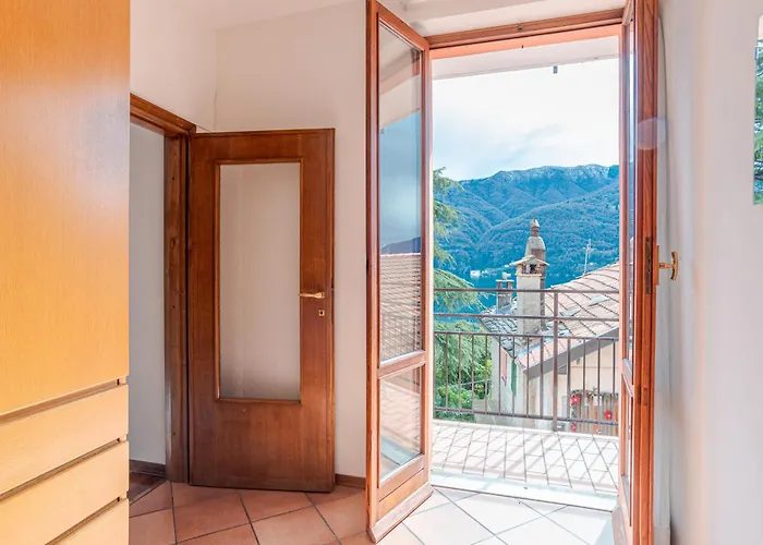 Maison Laghee-bright With Balcony, View!