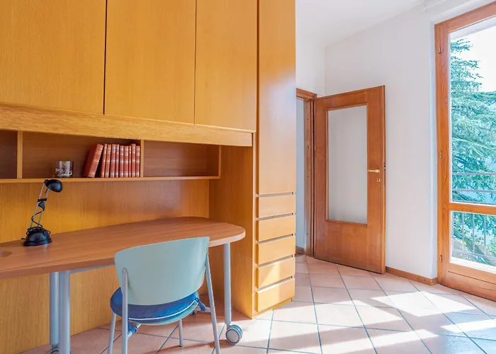 Maison Laghee-bright With Balcony, View! *